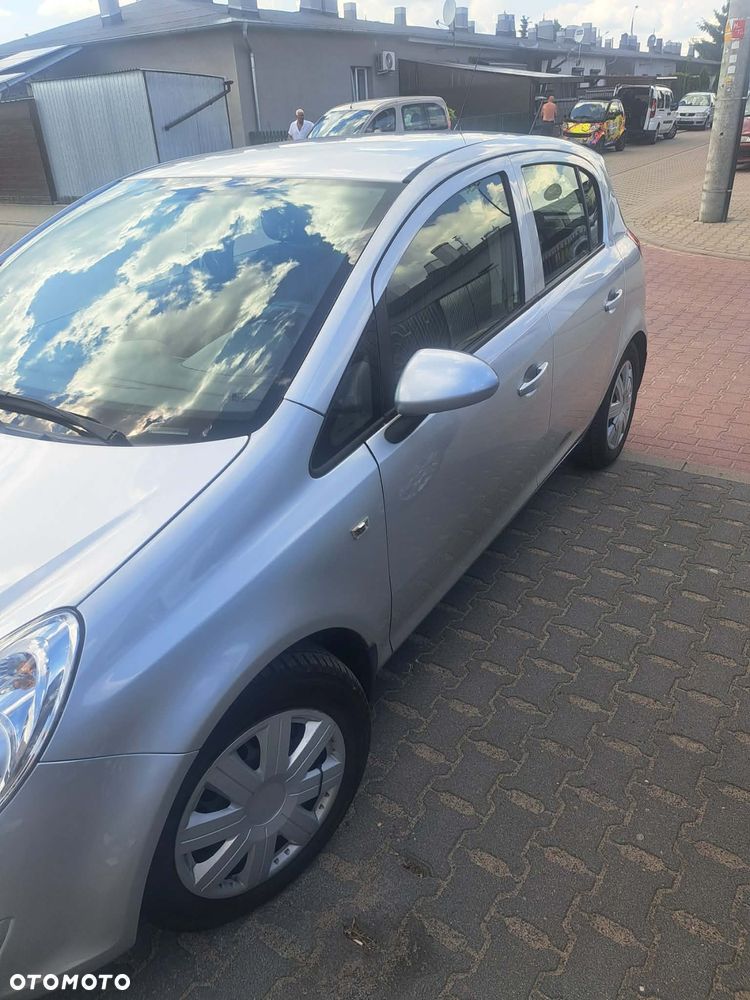 Opel Corsa 1.2 16V Cosmo - 4