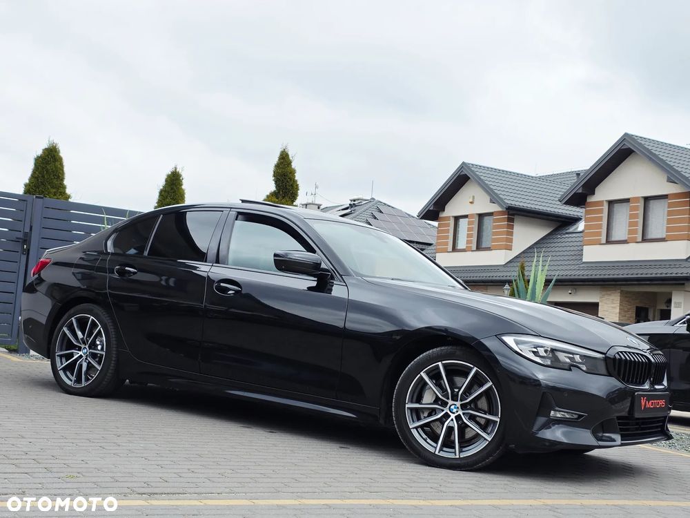 BMW Seria 3 330e Sport Line - 33