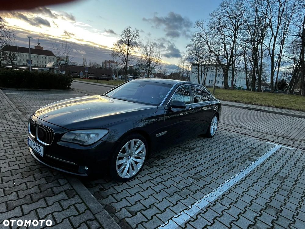 BMW Seria 7 750i L xDrive - 1
