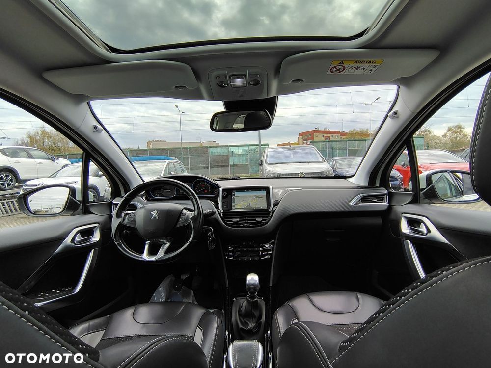 Peugeot 2008 1.2 Pure Tech Allure S&S - 8