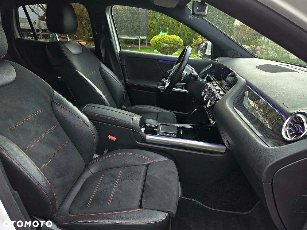 Mercedes-Benz GLA 180 AMG Line - 12