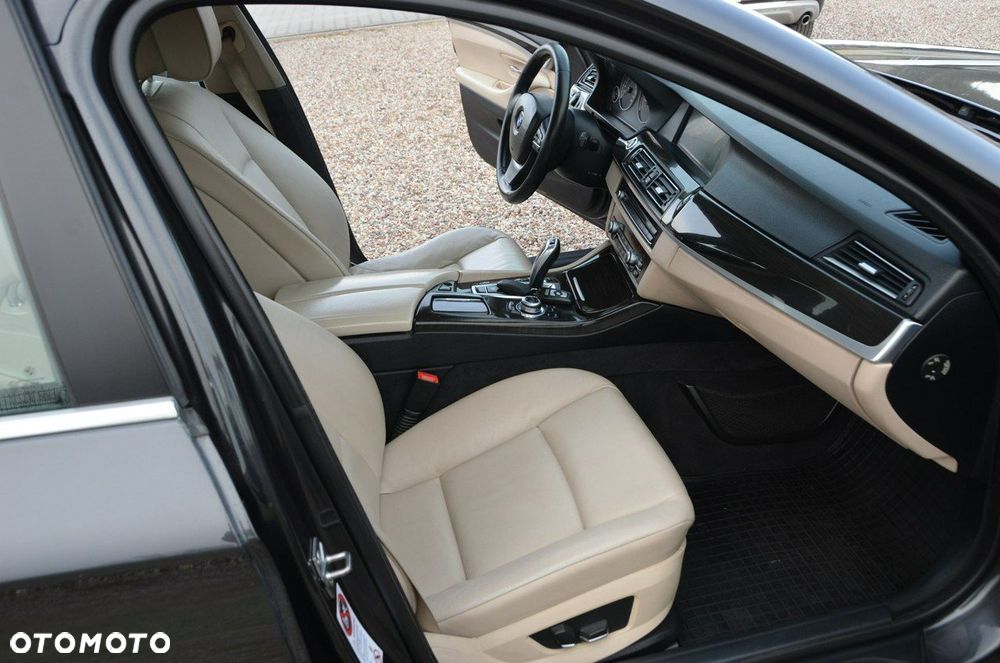 BMW Seria 5 520d - 25