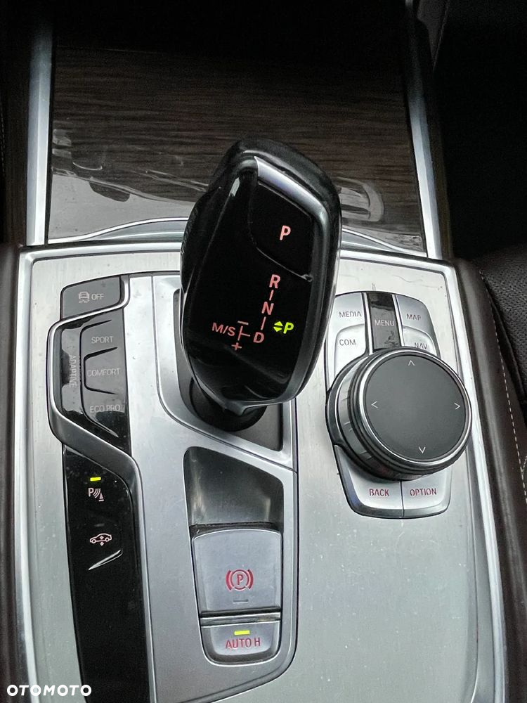 BMW Seria 7 740d xDrive - 13