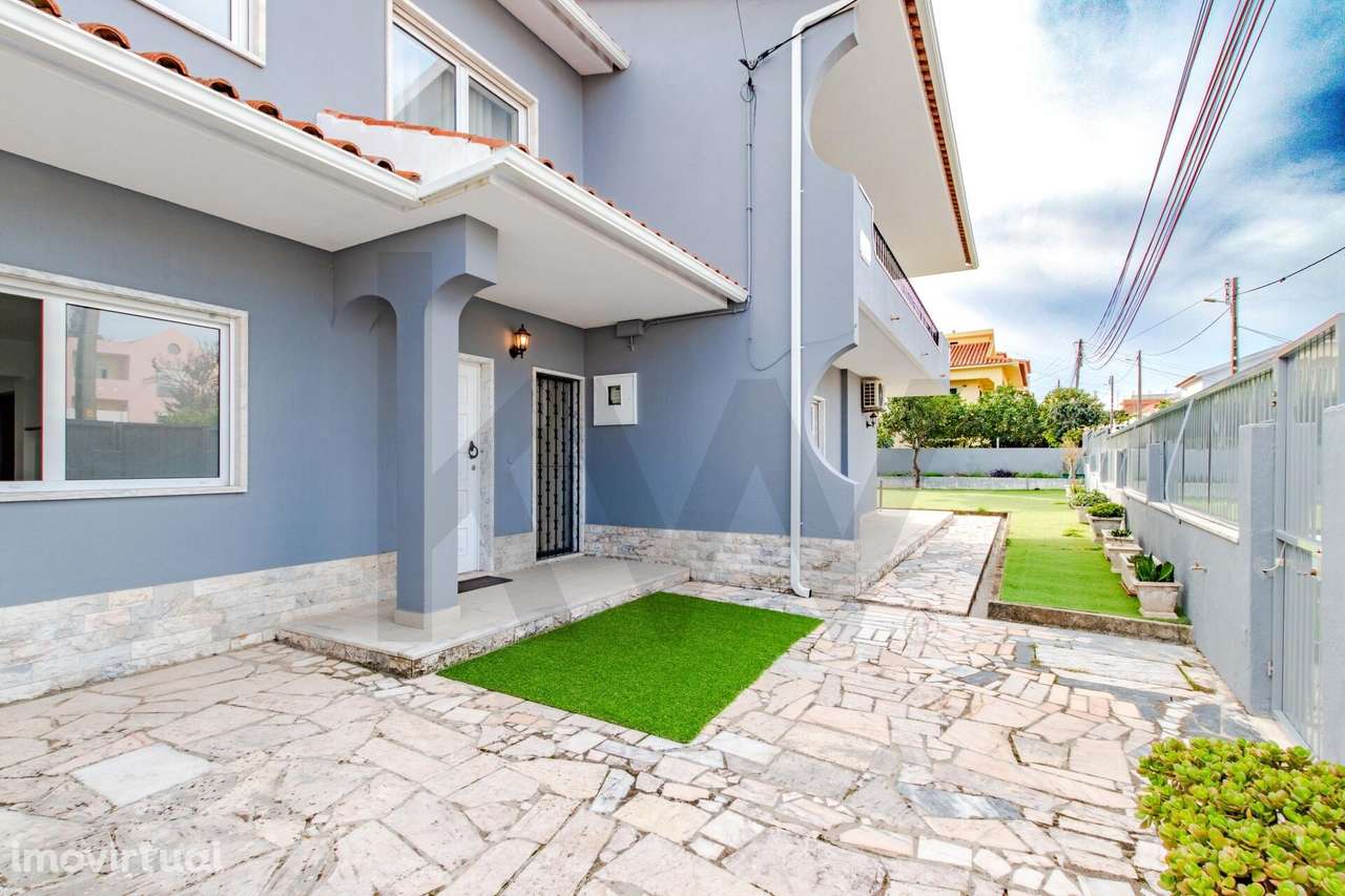 Moradia localizada em Cascais - Bicesse em zona muito tranquila, com j - Grande imagem: 3/51