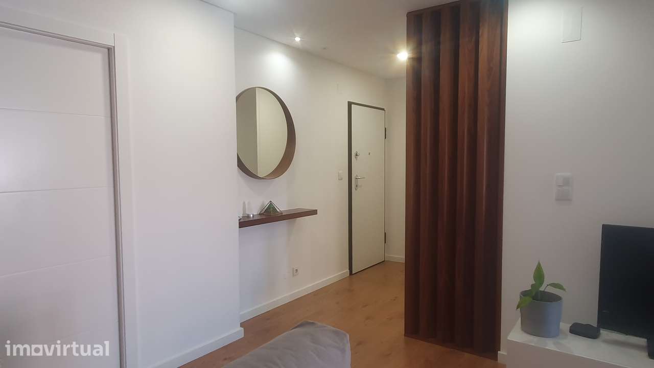 Exclusivo T2 Renovado | Suite com Closet e Garagem | São Marcos - Grande imagem: 3/22