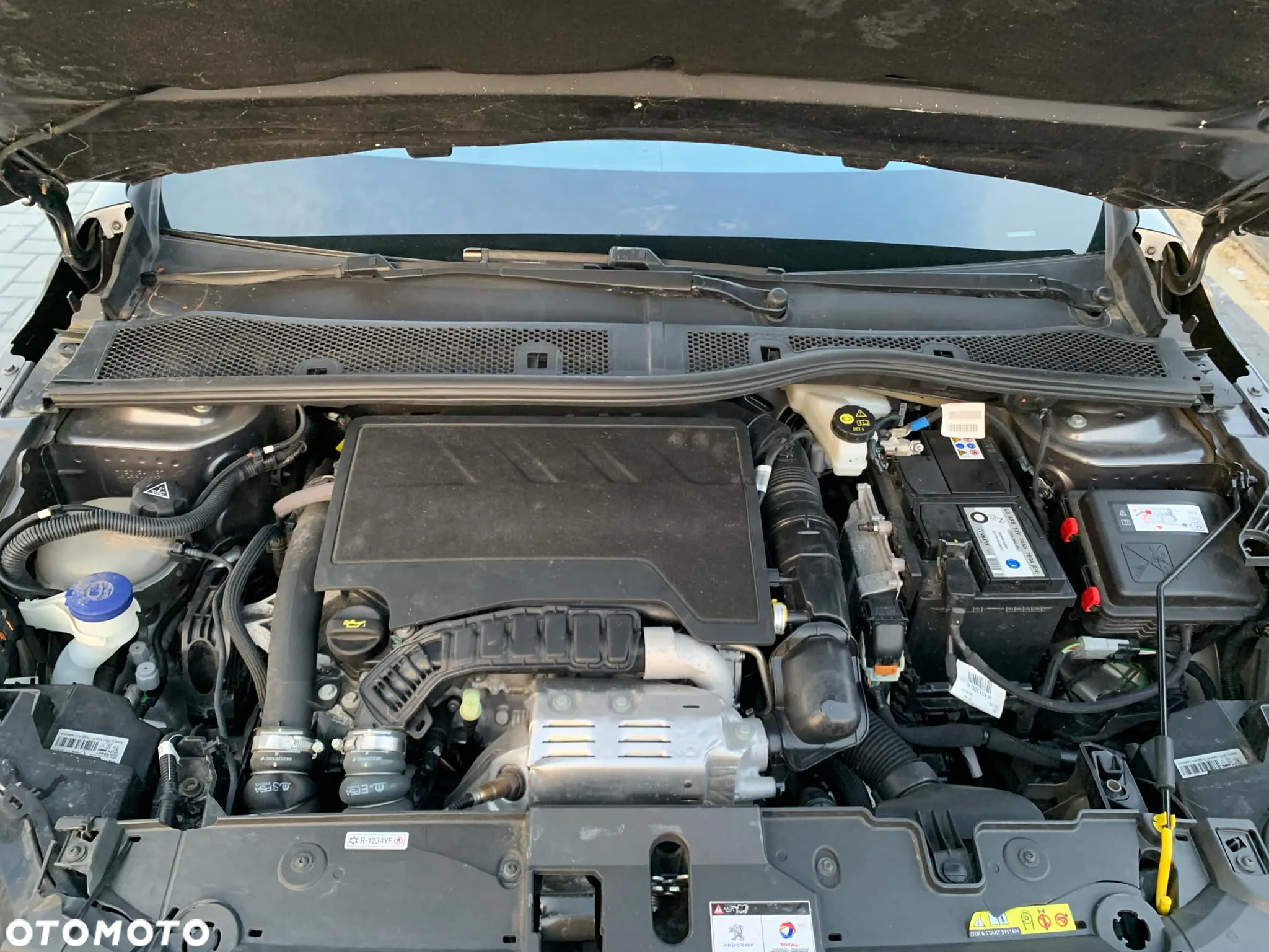 Peugeot 208 PureTech 100 EAT8 GT - 24