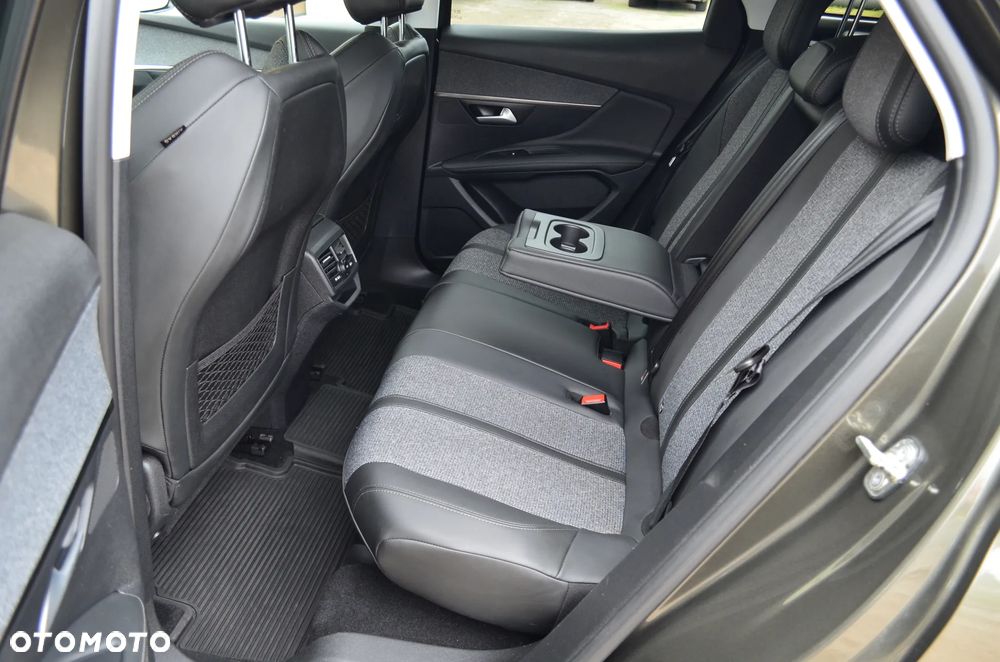 Peugeot 3008 BlueHDi 130 Stop & Start EAT8 Allure - 32