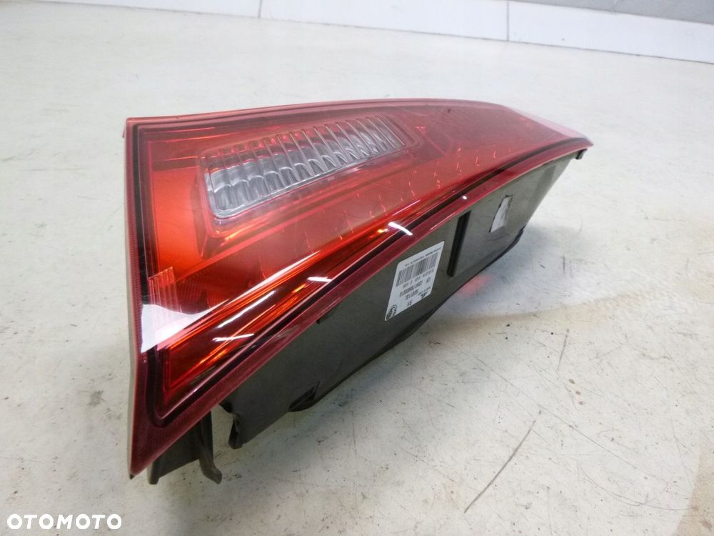 ALFA ROMEO GULIETTA LAMPA TYLNA TYŁ PRAWA W KLAPE - 6
