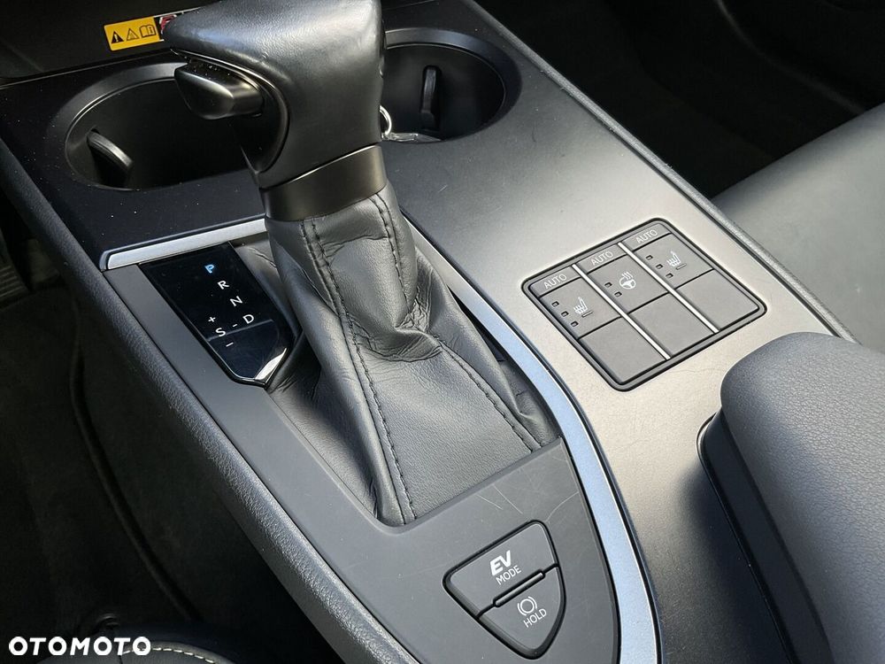 Lexus UX 250h GPF F Sport Design 2WD - 25