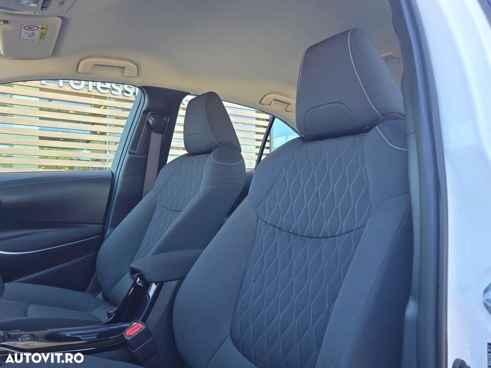 Toyota Corolla 1.8 HSD Business - 15