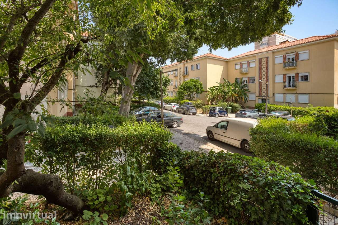 T2 com Jardim Privativo em Alvalade | Rua Rosália de Castro | - Grande imagem: 3/31
