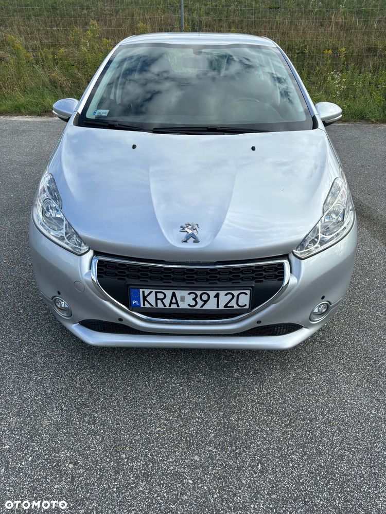 Peugeot 208 1.2 PureTech Allure - 12