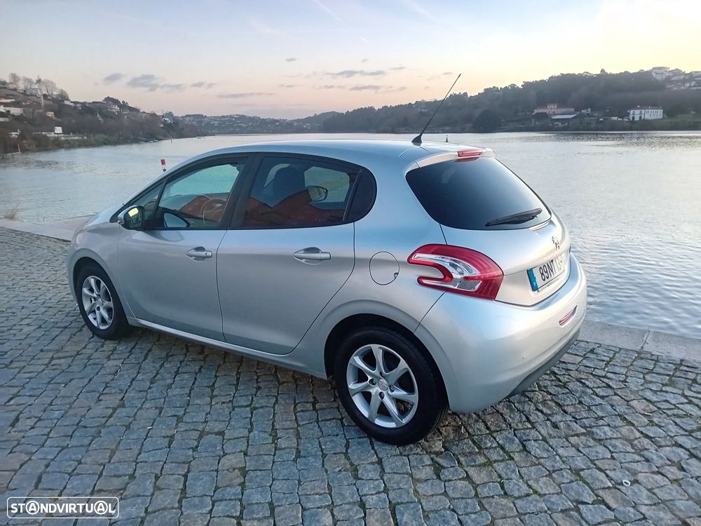 Peugeot 208 1.4 HDi Active - 23