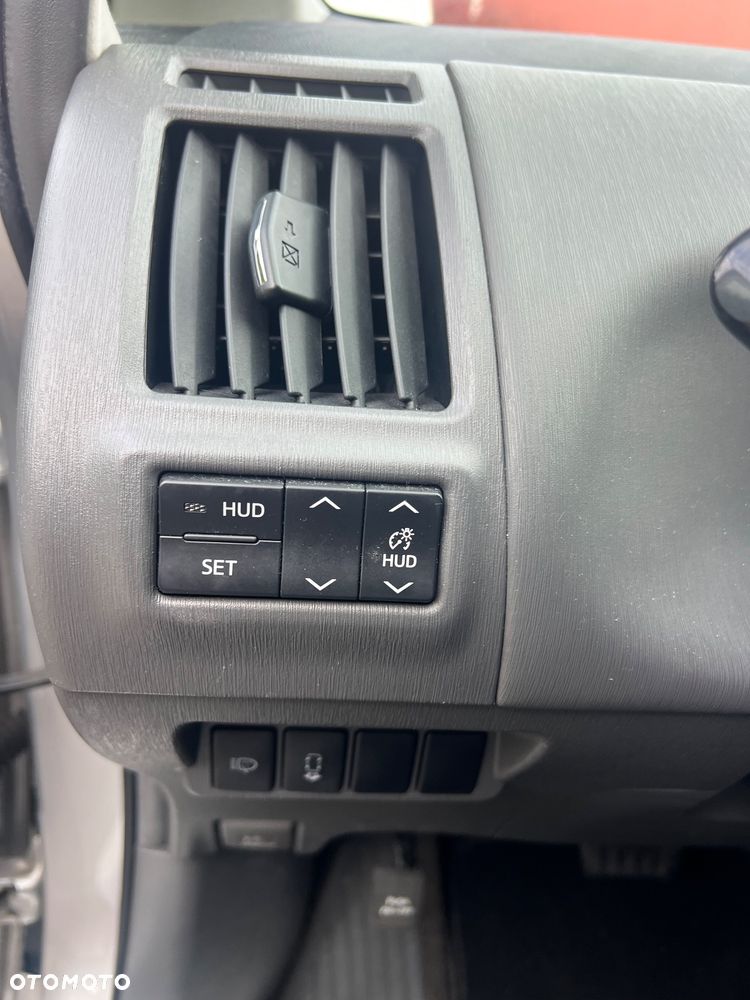 Toyota Prius+ (Hybrid) Executive - 34