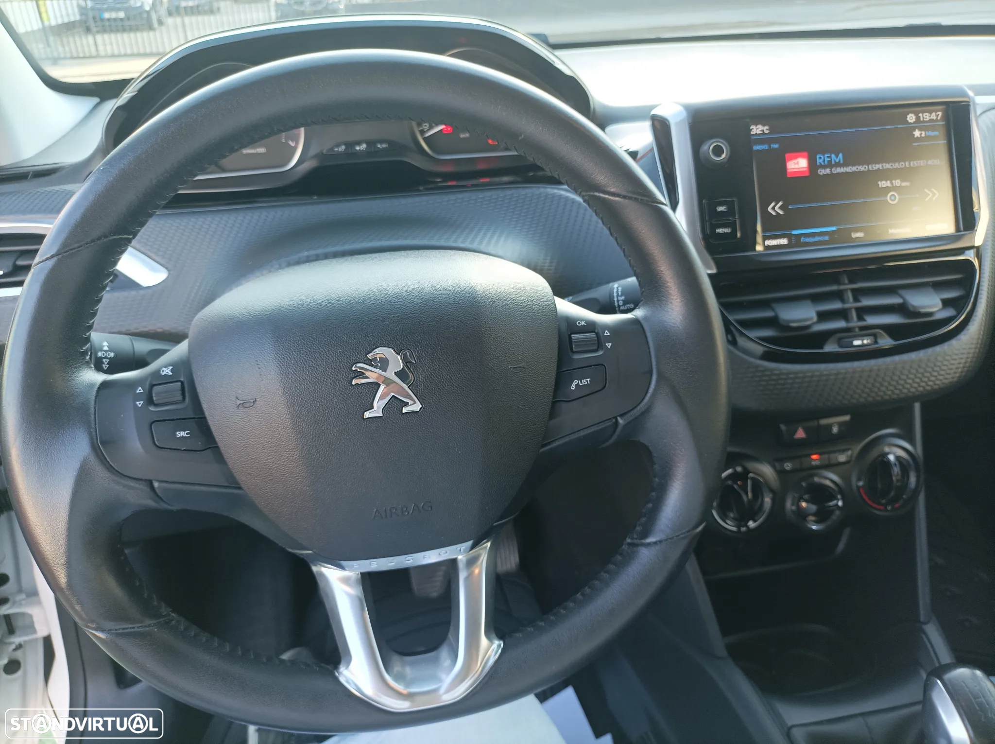 Peugeot 208 1.2 PureTech Style - 18