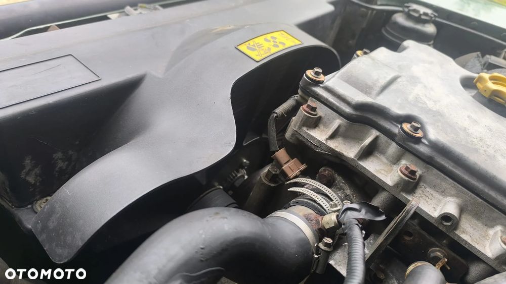 Land Rover Defender 90 Style - 11