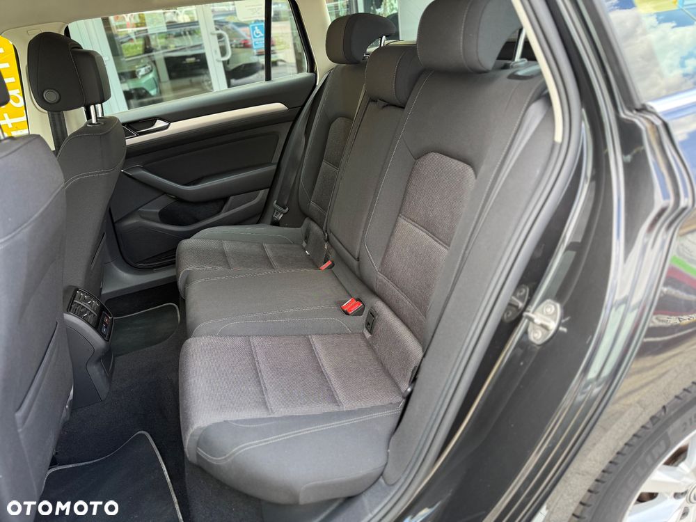 Volkswagen Passat 1.6 TDI SCR DSG Comfortline - 17