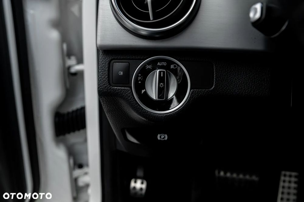 Mercedes-Benz GLK 220 CDI DPF 4Matic BlueEFFICIENCY 7G-TRONIC SPORT EDITION - 29