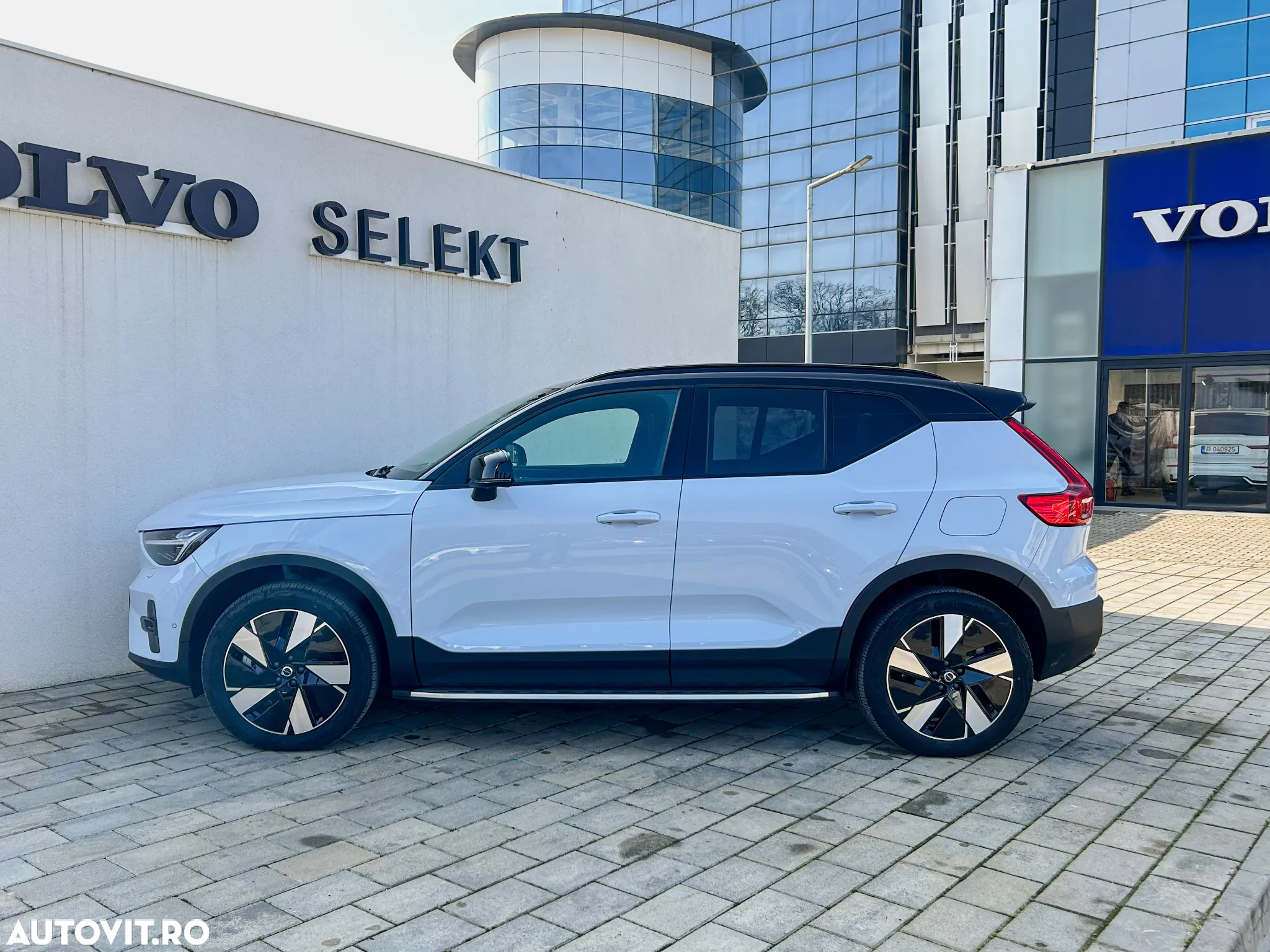 Volvo XC 40 Recharge Twin Motor AWD Ultimate - 6