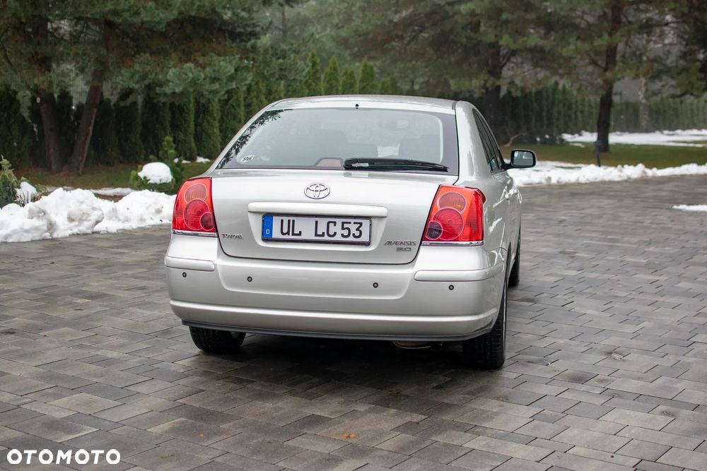 Toyota Avensis - 23