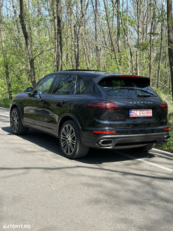 Porsche Cayenne Diesel Platinum Edition - 3