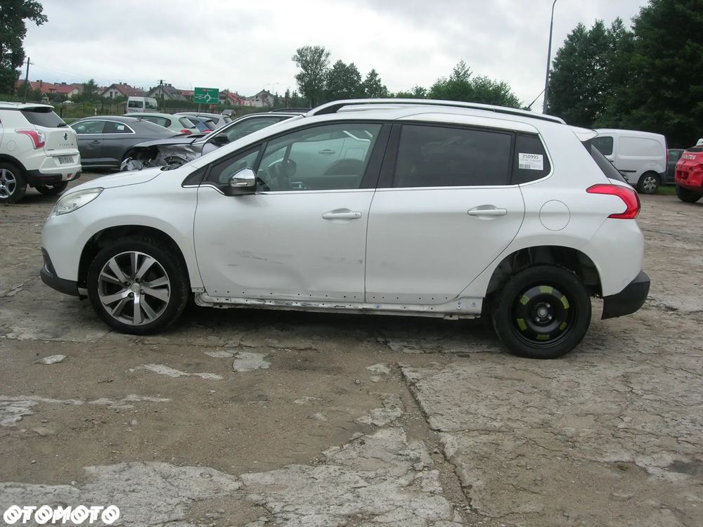 Peugeot 2008 1.6 e-HDi Allure S&S - 5