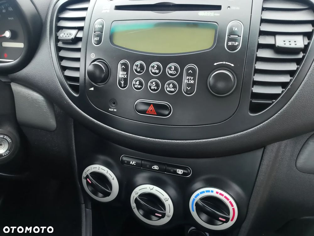 Hyundai i10 1.1 FIFA WM Edition - 27