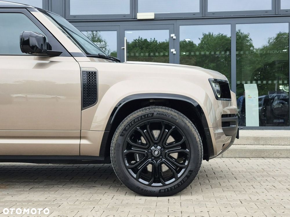Land Rover Defender 110 P635 OCTA - 8