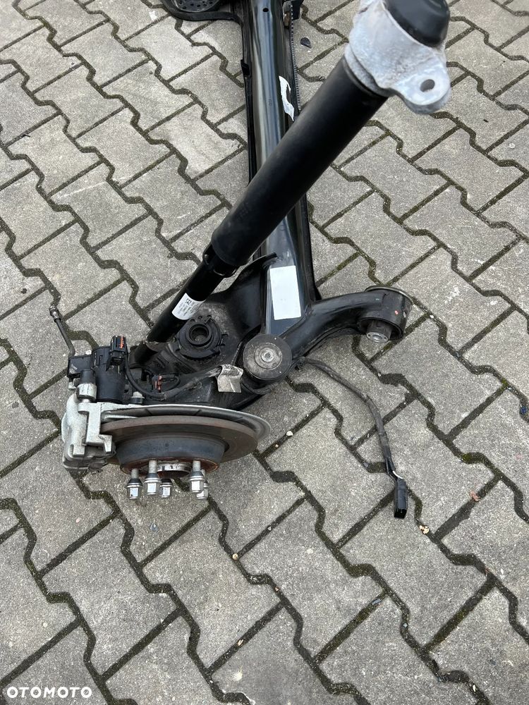 FORD FOCUS MK4 TYLNA BELKA ZAWIESZENIA HB - 2