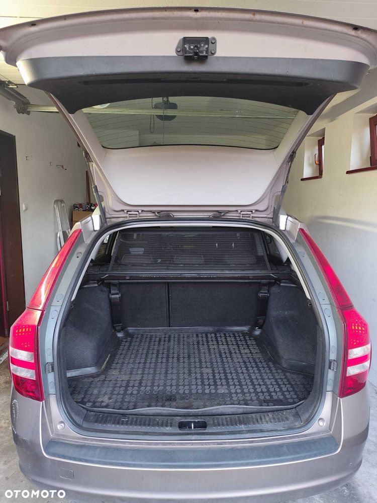 Kia Ceed - 8