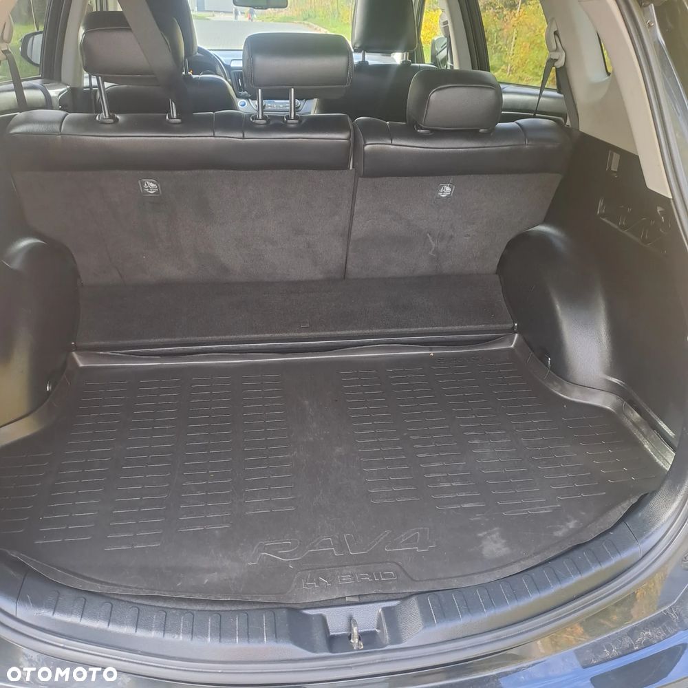 Toyota RAV4 Hybrid Premium 4x4 - 32