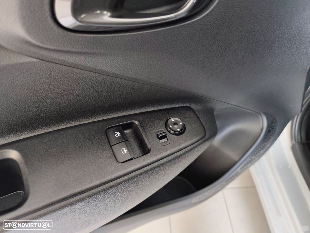 Hyundai i10 1.0 Comfort AMT - 17