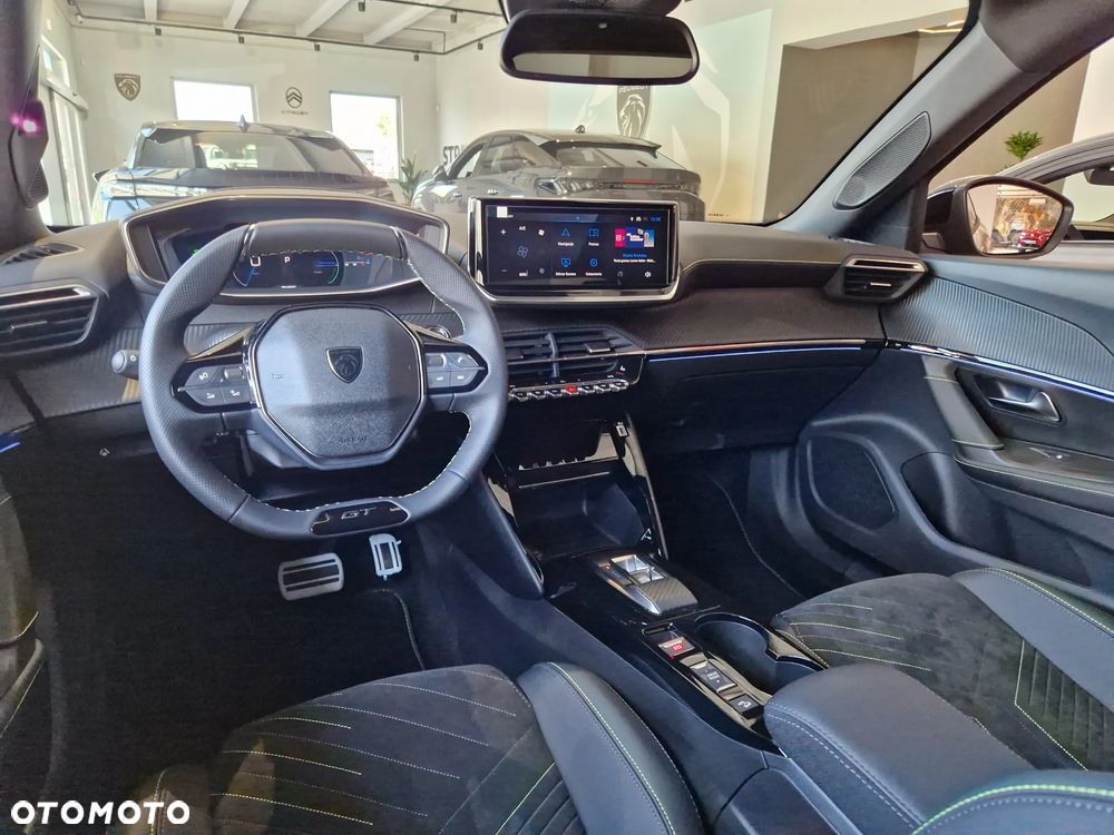 Peugeot 2008 PureTech mHEV GT E-DCS6 - 11