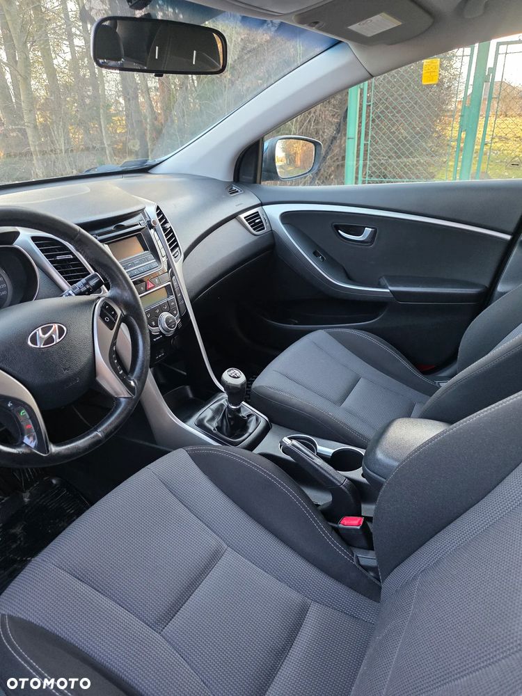 Hyundai i30 1.6 Comfort - 13