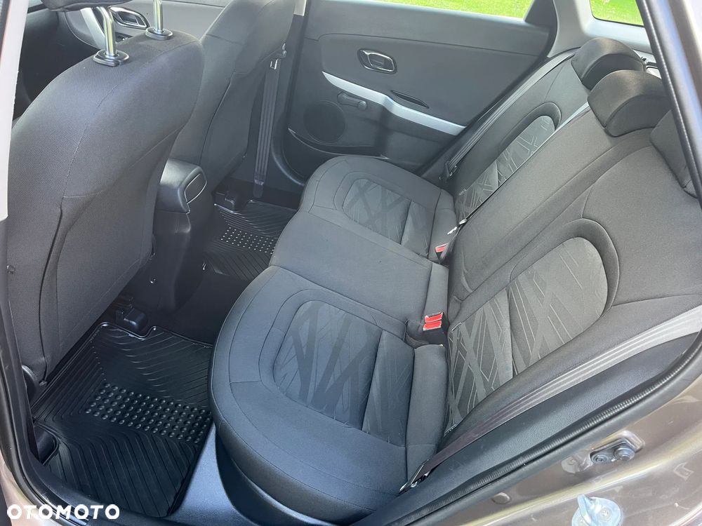 Kia Ceed 1.6 GDI L - 26