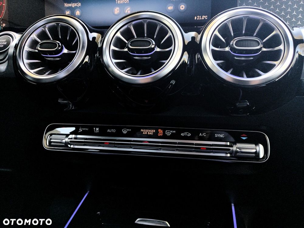 Mercedes-Benz GLB - 23