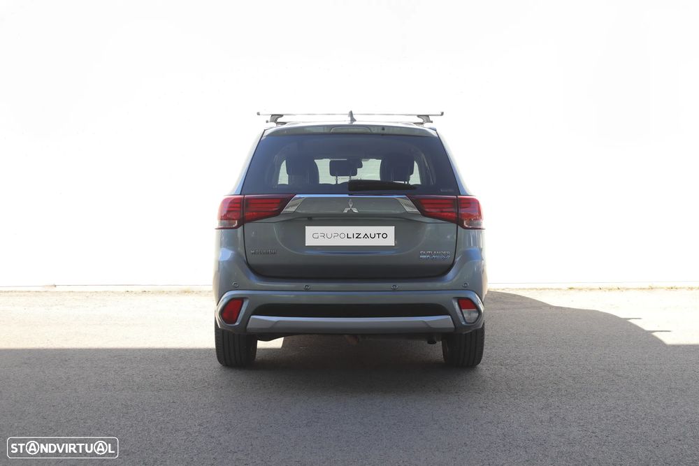 Mitsubishi Outlander - 4