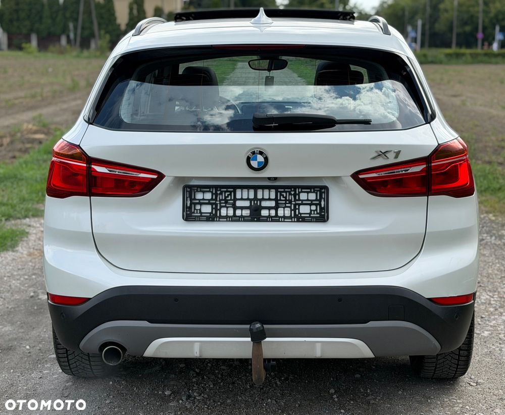 BMW X1 sDrive18d Sport Line - 19