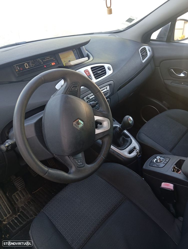 Renault Scénic 1.5 dCi Dynamique S - 17