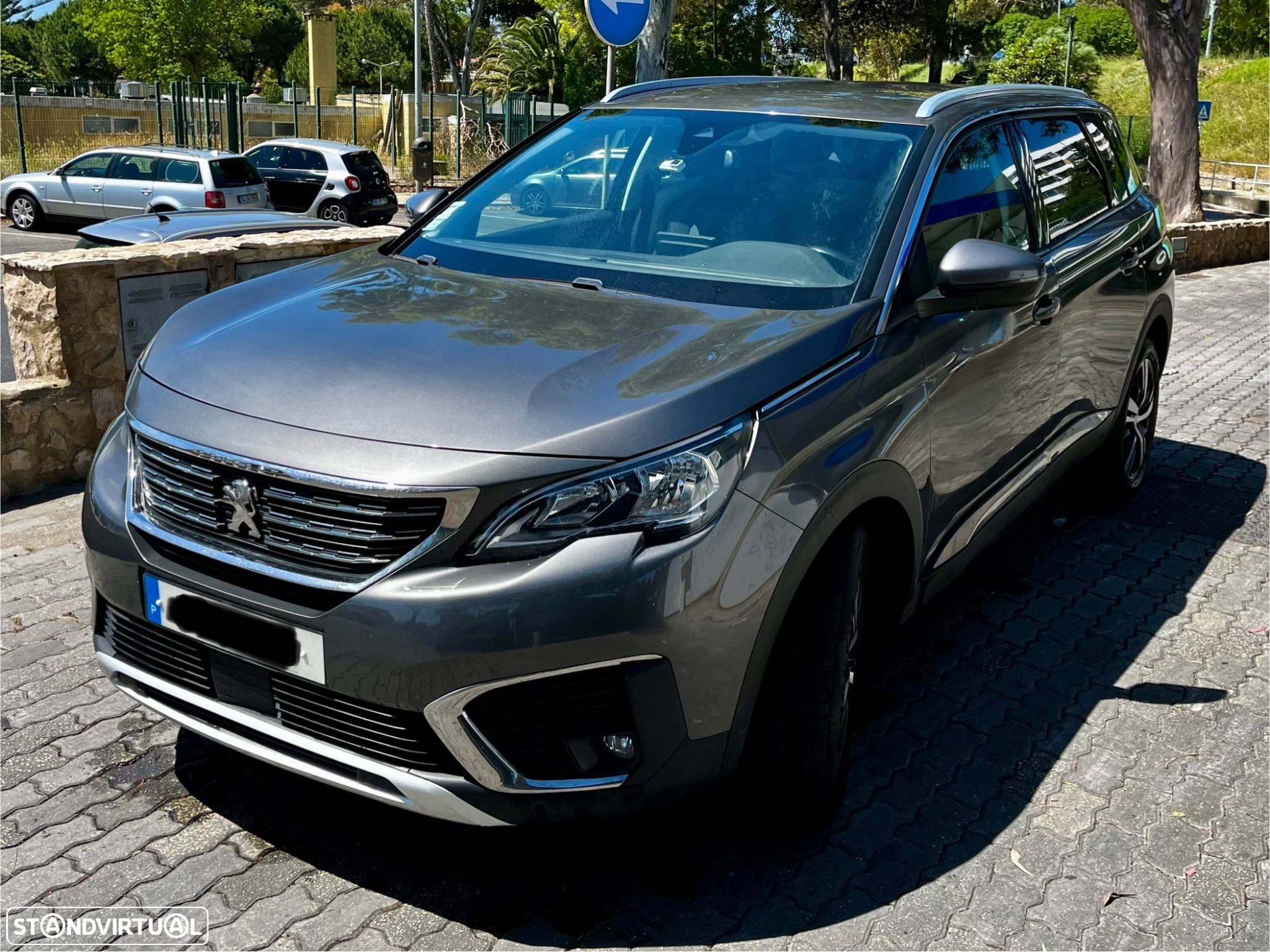 Peugeot 5008 1.5 BlueHDi Allure EAT8 - 1