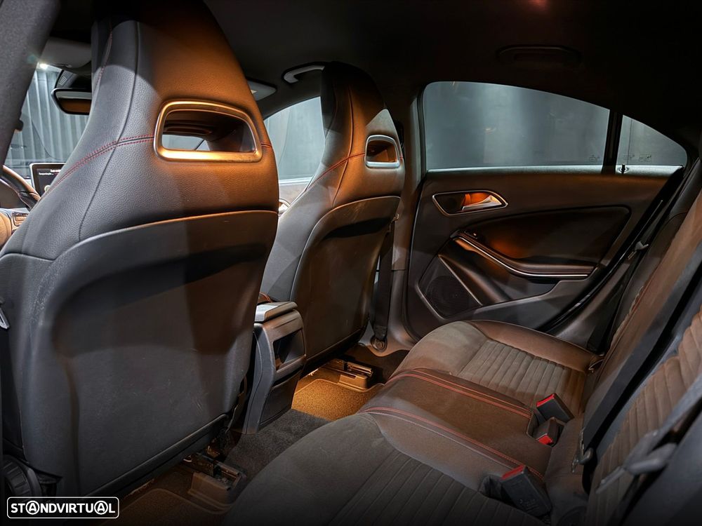 Mercedes-Benz CLA 180 d AMG Line - 28
