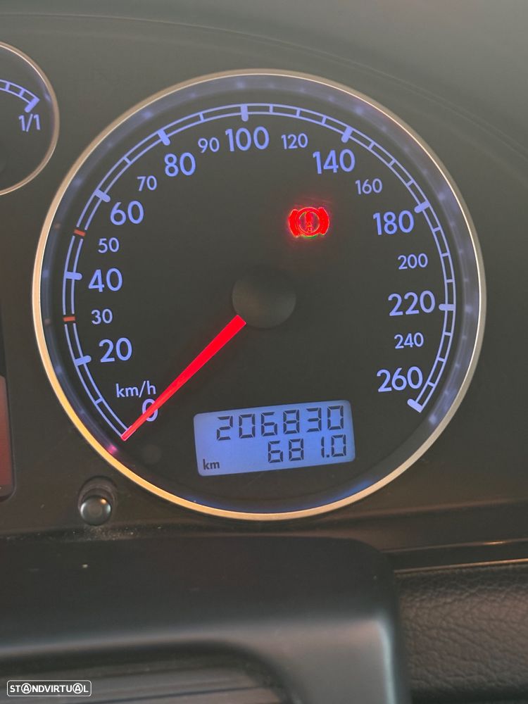 VW Passat Variant 1.9 TDi 4Motion Highline - 14