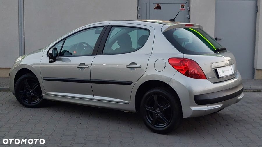 Peugeot 207 - 9