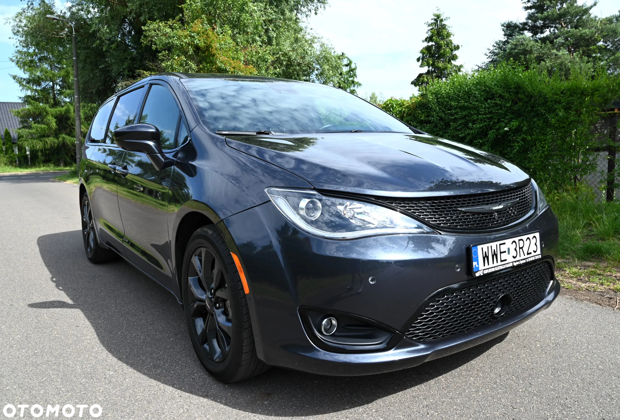 Chrysler Pacifica - 12