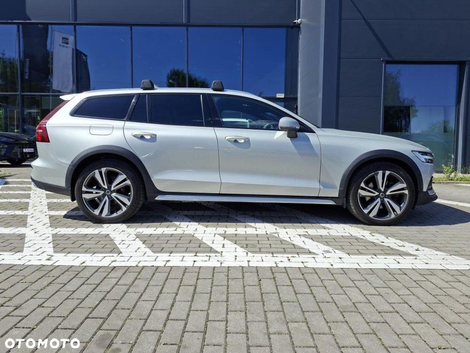 Volvo V60 Cross Country - 5