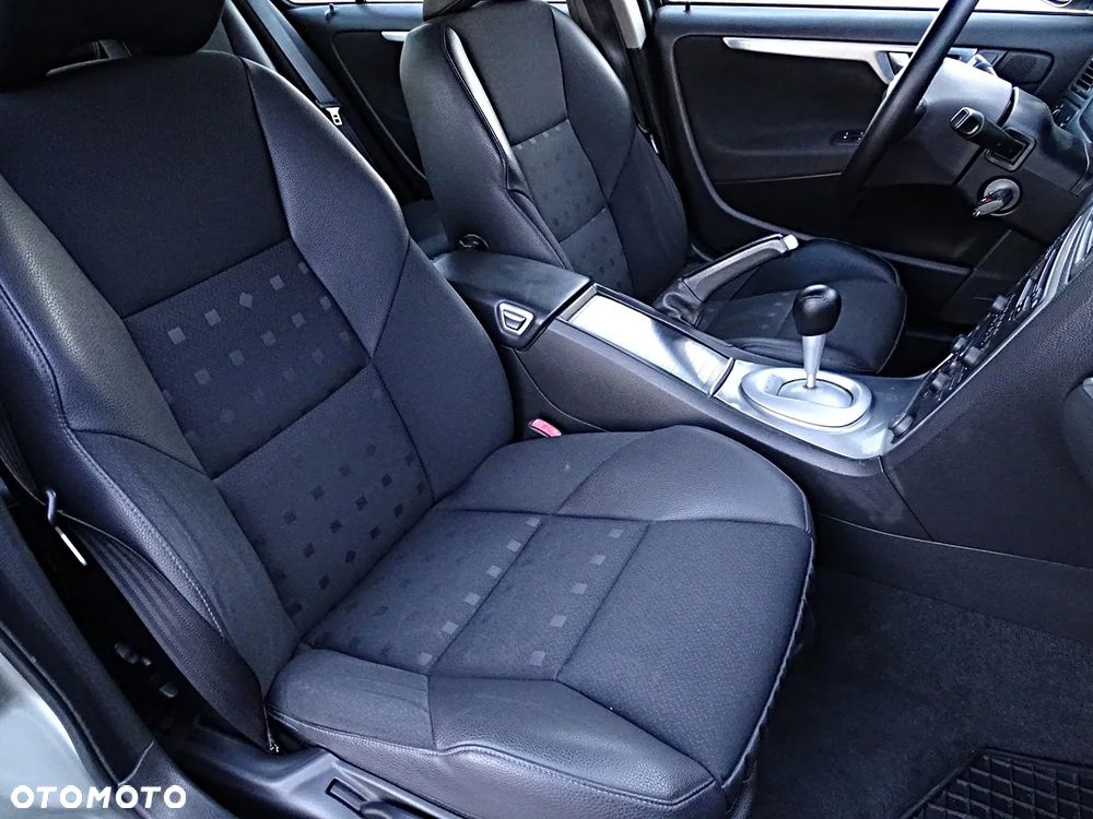 Volvo S60 2.4 Momentum - 29