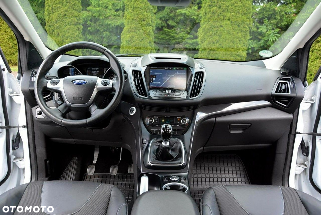 Ford Kuga 2.0 TDCi 2x4 Titanium - 25