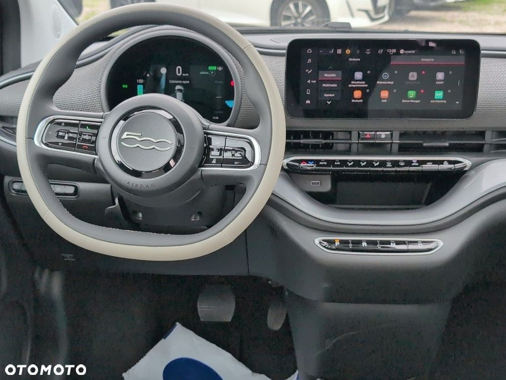 Fiat 500e - 12