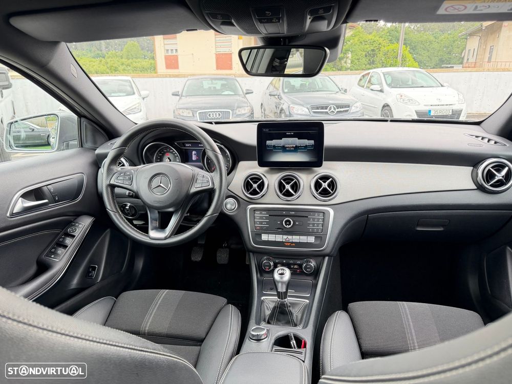 Mercedes-Benz GLA 180 d Style - 32