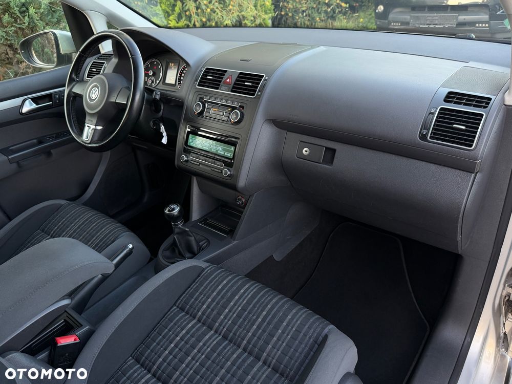 Volkswagen Touran - 20